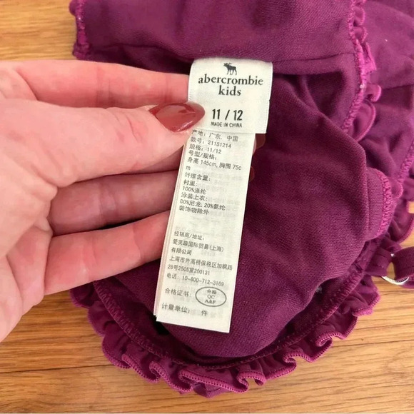 NWOT Abercrombie Kids Purple Ribbed Flutter Crop Top Girls Youth Size 11/12 - Picture 3 of 5
